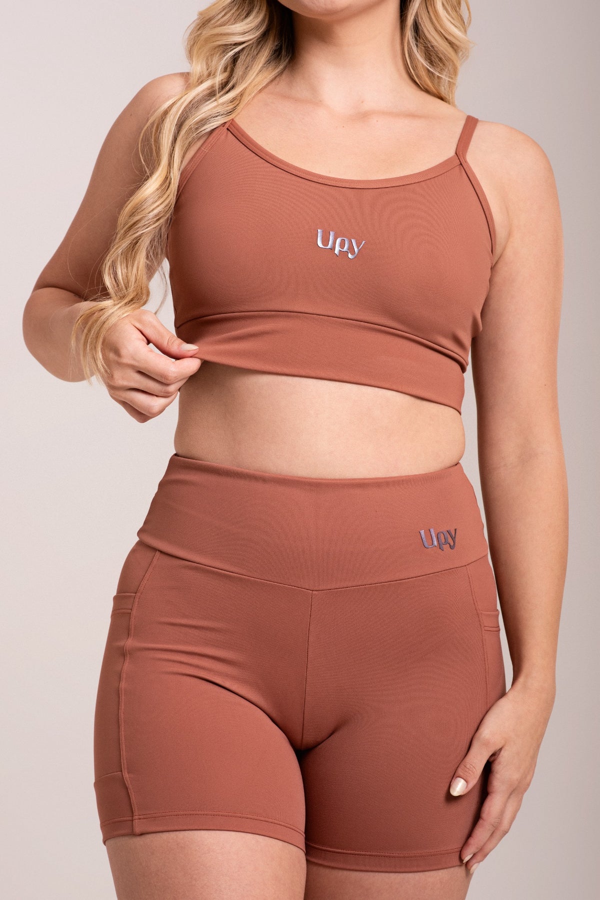 Top Larissa