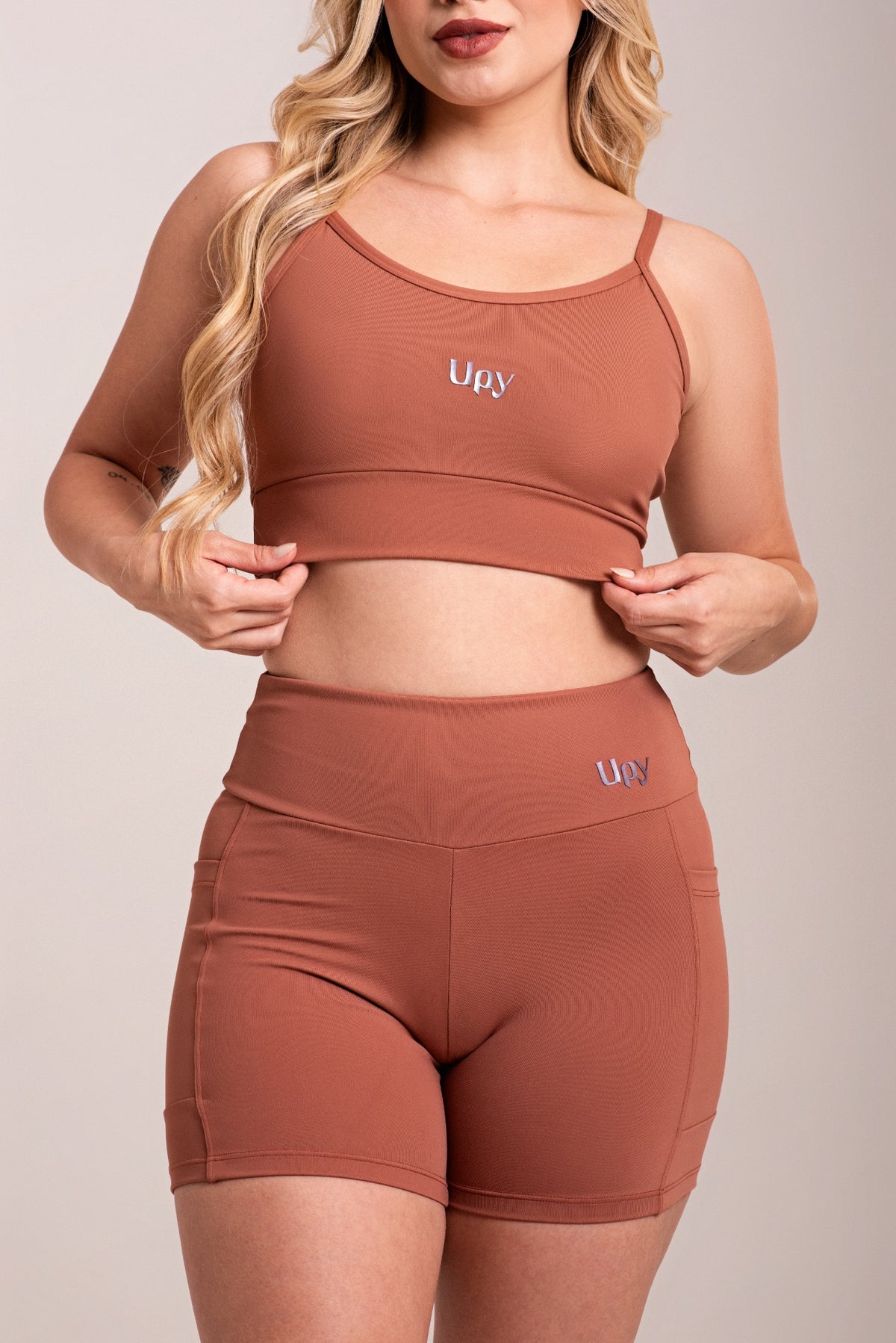 Top Larissa