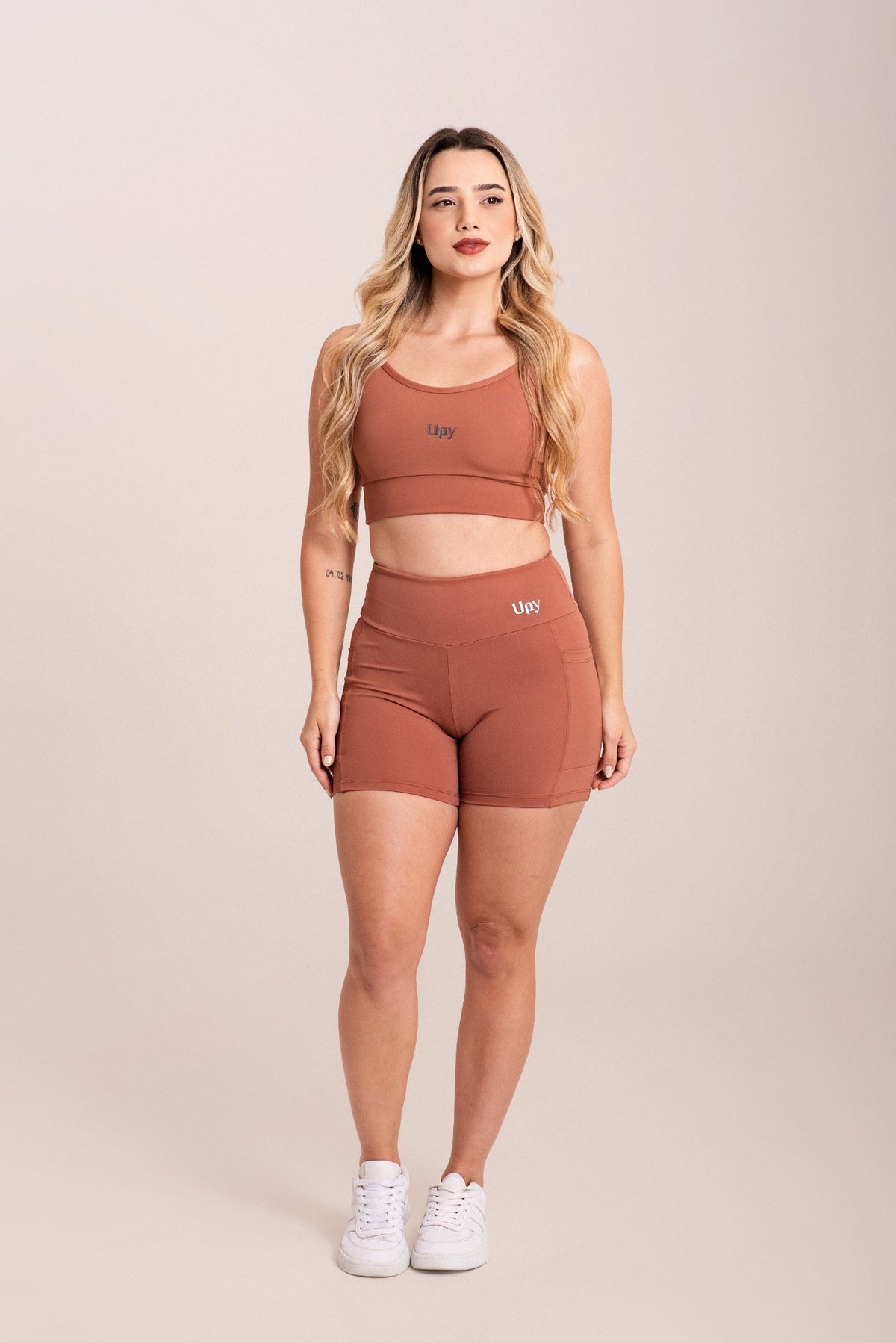Short Fitness Polimida Com Bolsos